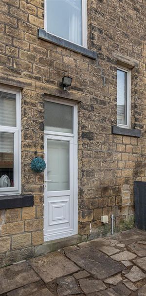 2 bed terraced house to rent in Duke Street, Elland - Photo 2