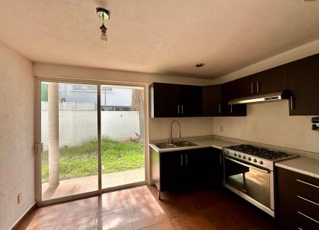 Casa en renta en Milenio III 4 recamaras jardín cerca colegios B Quintana centro sur - Photo 5