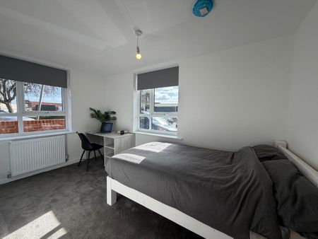 6 bedroom flat to rent - Photo 3