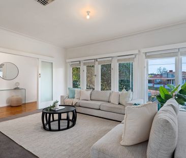 Classic 1960's Residence - Photo 1