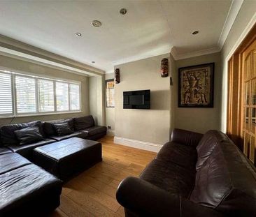 Oakhurst Rise, Carshalton, SM5 - Photo 1