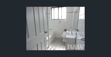 3 BEDROOM TOWNHOUSE IN BOUTIQUE COMPLEX - Photo 5