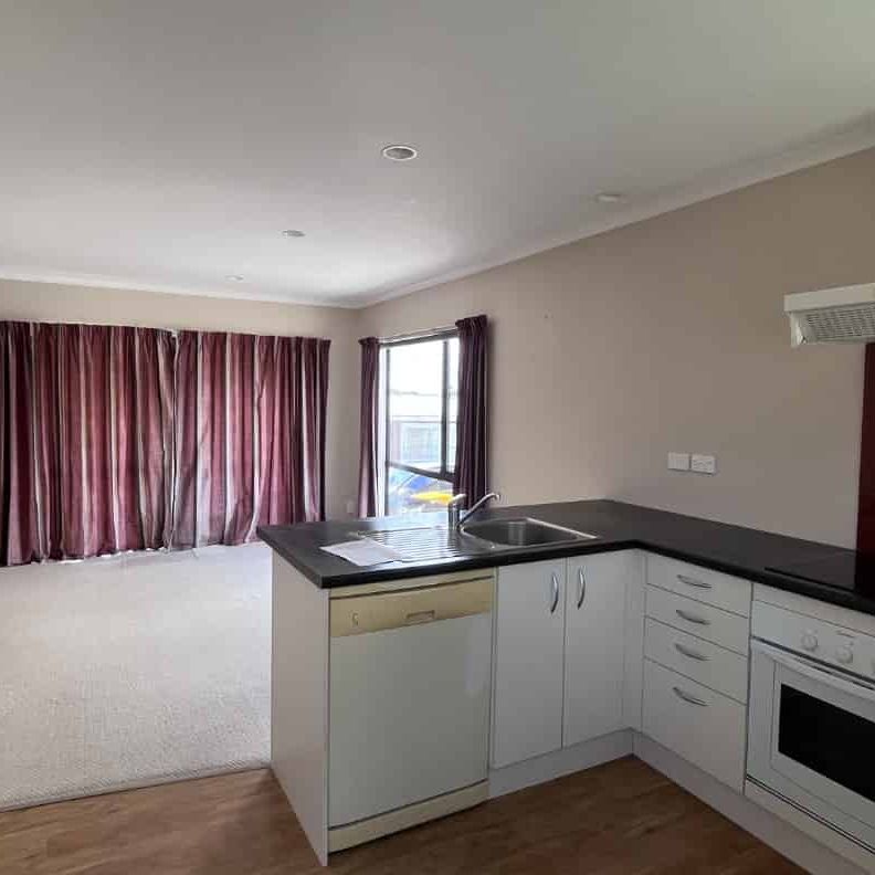 Fantastic size home for rent - Photo 1