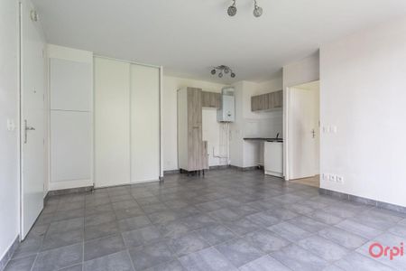Location Appartement 2 pièces 38m² STE GENEVIEVE DES BOIS 91700 - Photo 2