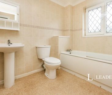 3 bedroom detached house to rent - Photo 2