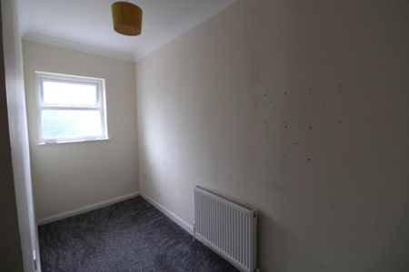 2 bedroom House To Let Total Size: 754 SQ FT - Photo 2