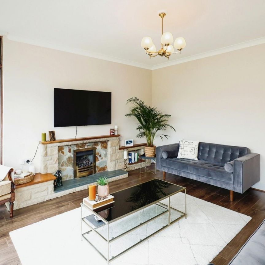 4 bedroom House To Let - Photo 1