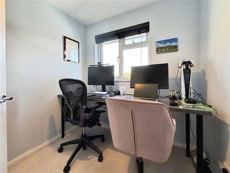 3 bedroom semi-detached house to rent - Photo 4