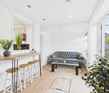 1 bedroom in a house share to rent - Photo 2