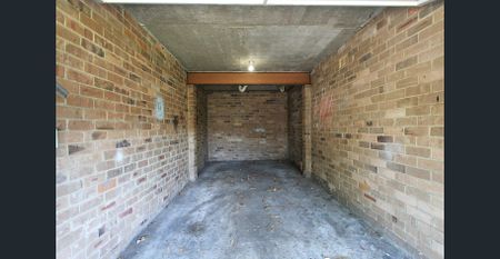 Top Floor Two Bedroom Unit in an Ultra Convenient Location!! - Photo 5