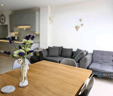 4 bedroom semi-detached house to rent - Photo 1