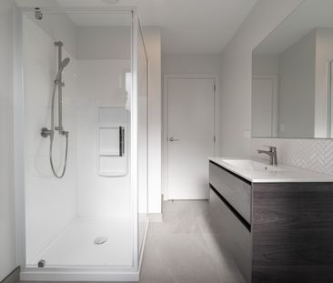 Modern near new 2 bedroom Unit + Garage - Photo 6