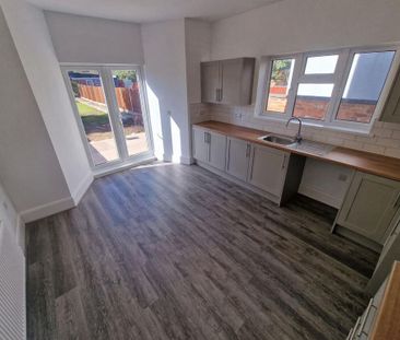 4 bedroom terraced house to rent - Photo 6