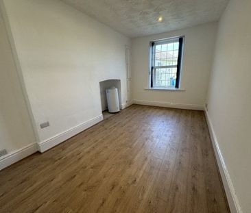 11A College Street, Ammanford, SA18 - Photo 2