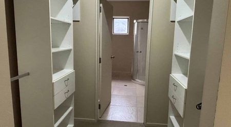 Spacious apartment on top floor - Photo 3