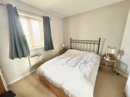 Hermes Court, Hayling Close, Gosport, Hampshire, PO12 - Photo 4