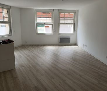 Location Appartement 2 pièces 50m² VALENCIENNES 59300 - Photo 1