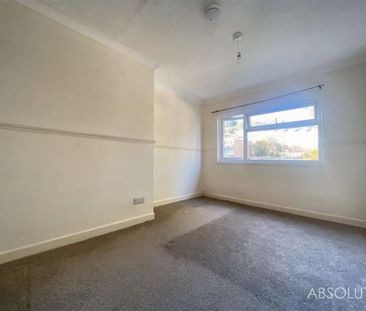 3 bedroom apartment to rent - Photo 1