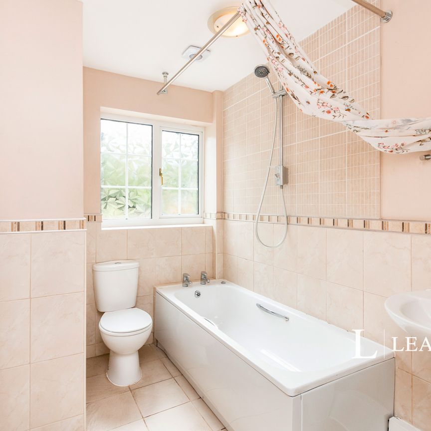 3 bedroom house to rent Send Road, Send, GU23 - Photo 1