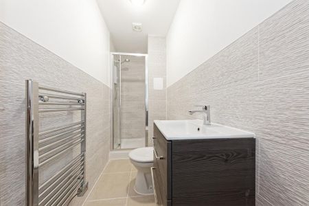 2 bedroom penthouse to rent - Photo 5