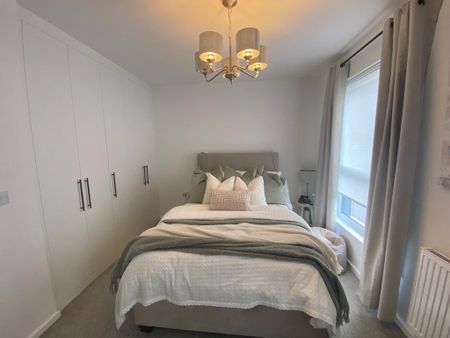 3 bedroom semi-detached house to rent - Photo 2