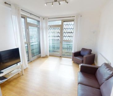 3 bedroom flat to rent - Photo 1