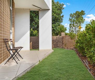 GROUND FLOOR STUDIO APARTMENT WITH A SUNDRENCHED COURTYARD - Photo 1