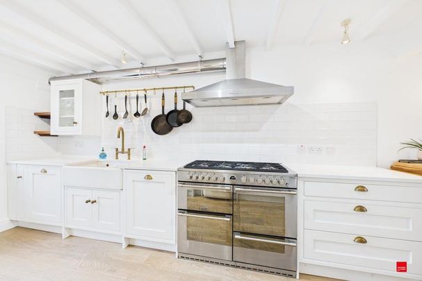4 bedroom terraced house to rent - Photo 1