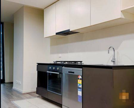 Master Bedroom - Photo 5