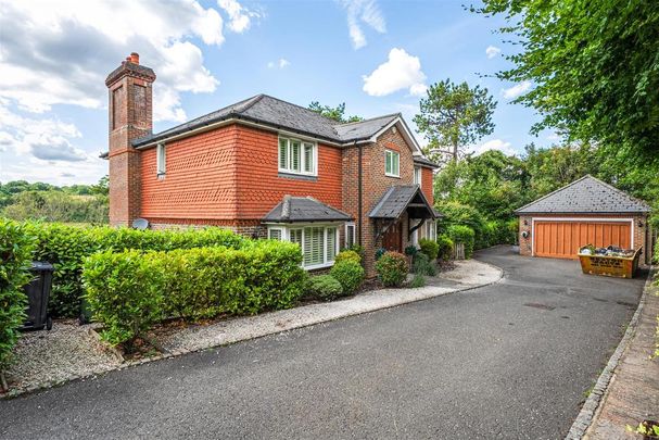 5 bedroom detached house to rent - Photo 1