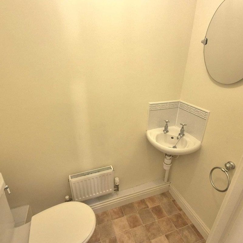 Thomas Wyatt Close - Photo 1