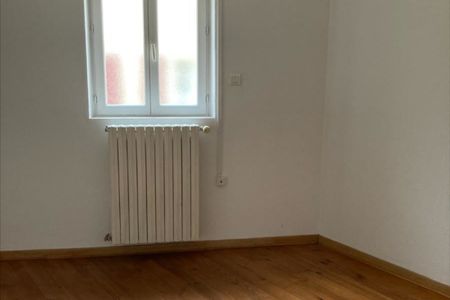 APPARTEMENT EYRAGUES 730 € CC - Photo 4