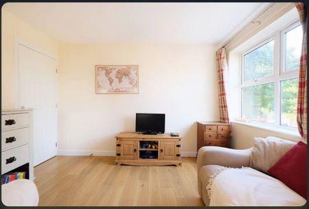 2 Bed Flat, Weavers Way, NW1 - Photo 2
