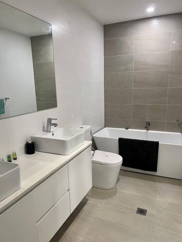 UNFURNISHED or FULLY FURNISHED - Contemporary Home - Photo 4