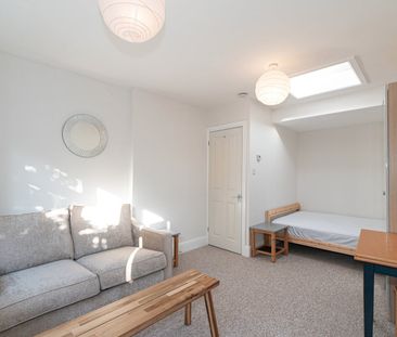 Studio Flat, Grasmere Avenue, SW19 - Photo 5