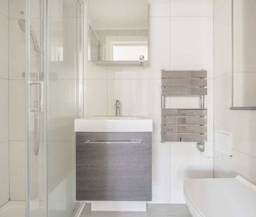 High Street, W3, London - Photo 5