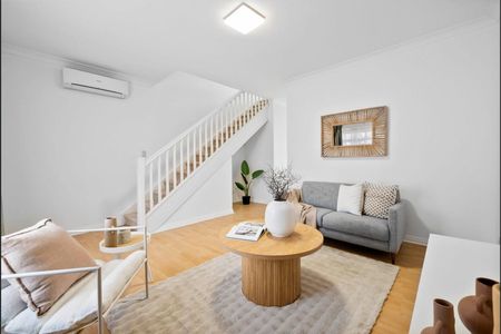 Stylish & Low-Maintenance Living - Photo 2