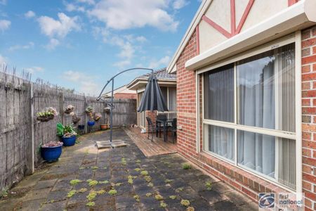 Modern 3-Bedroom Unit – Prime Cranbourne Location - Photo 2