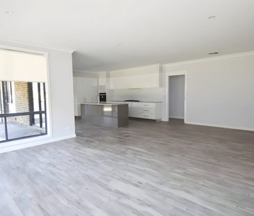 Light-Filled Family Living in a Premium North Orange Location - Photo 6