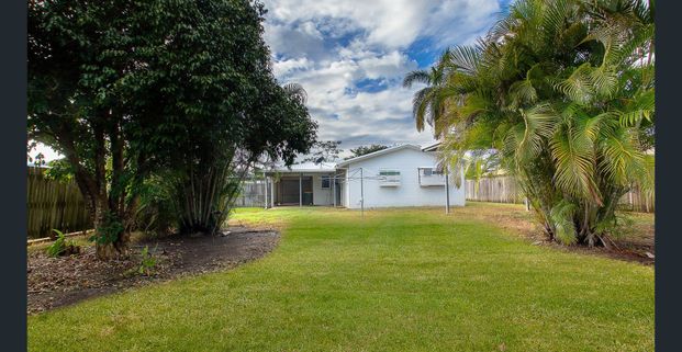 Great Living On Gladys! - Photo 1