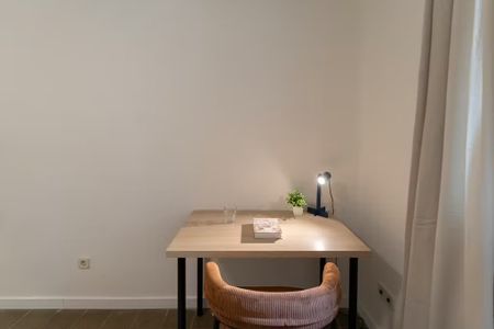 Calle de Fuencarral, Madrid, Community of Madrid 28010 - Photo 4