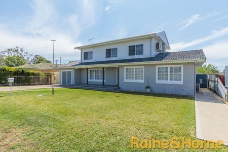 Renovated Family Home - Photo 5