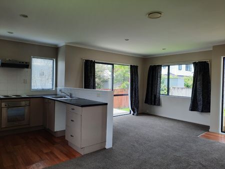 Kelston, Auckland - Photo 3
