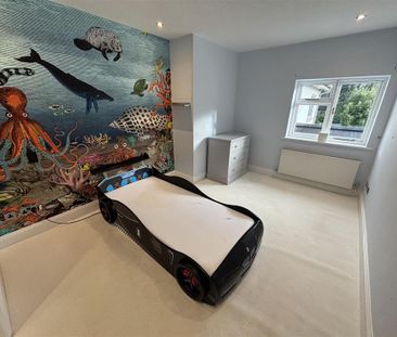 5 bedroom detached house to rent - Photo 2