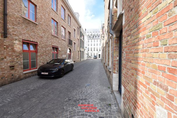 Opgefrist appartement met 1 slaapkamer te Brugge. - Photo 1