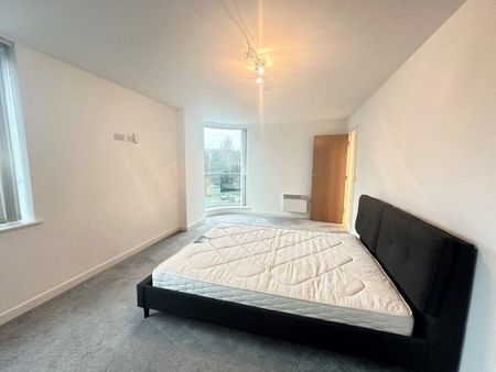 River Crescent, Nottingham, NG2 - Photo 2