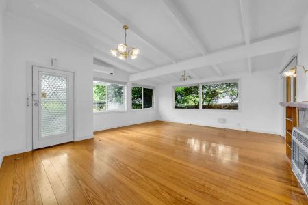 “Stylish Living in a Prime Frankston Location!!” - Photo 4