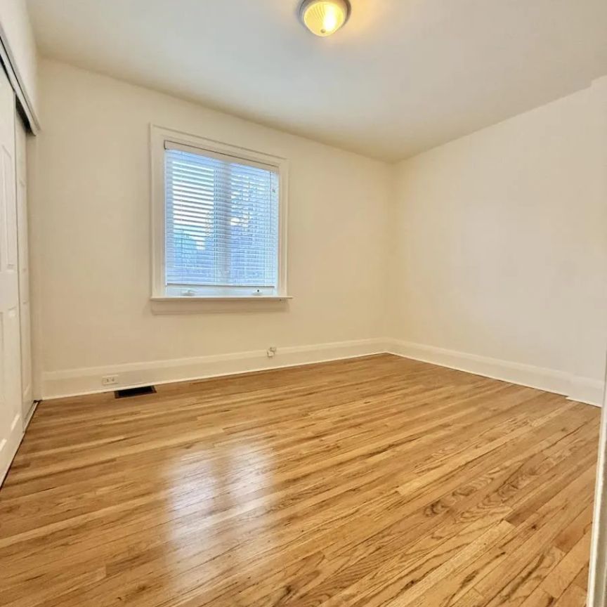 49 RAWLINSON AVENUE - Photo 1