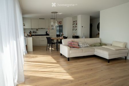 Moderne 4½-Zimmer-Wohnung mit Gartenteil, Terrasse und Bergsicht - Photo 4