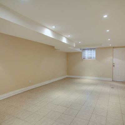 **Executive-BSMT studio/bachelor unit in Humewood-Cedarvale** - Photo 3